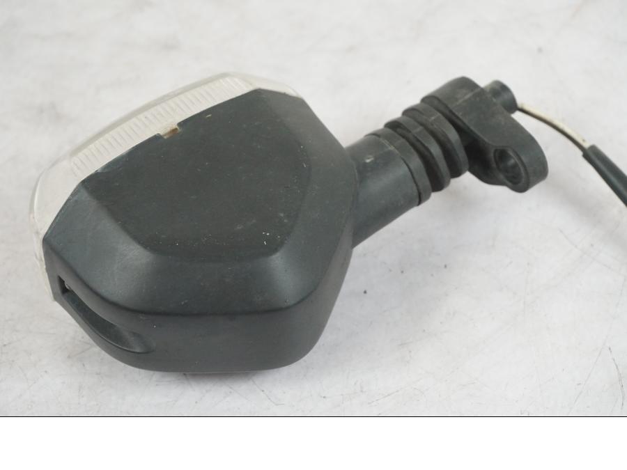 Vänster sida på Blinkers från en Triumph Tiger Explorer -2013 motorcykel.