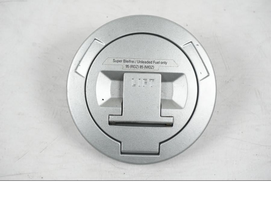 Höger sida på <p>Låssats från BMW F 800 S 2007.</p>

<p>Tanklock, 1st nyckel, tändningslås och låscylinder.</p> motorcykel.