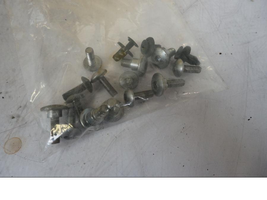 Baksidan på Sidkåpa från en Honda CBR 600 F -2001 motorcykel.