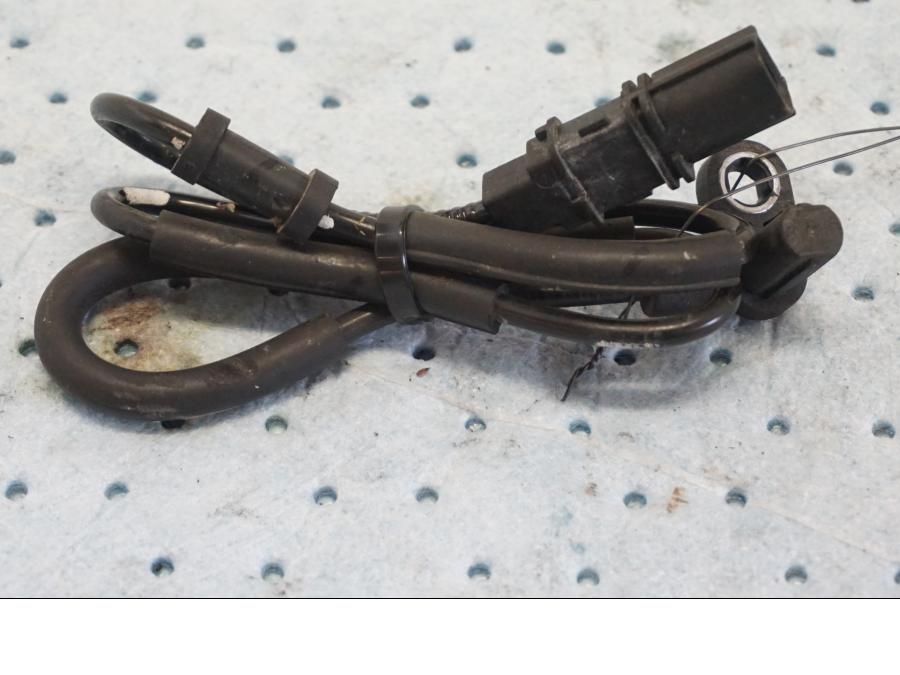 Framsidan på ABS givare från en Kawasaki Z 900 -2019 motorcykel.