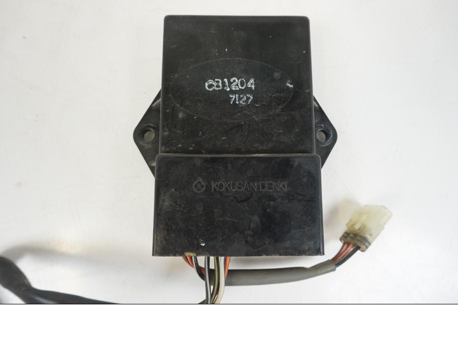 Höger sida på Avgasstyrbox från en Aprilia RS 250 -1998 motorcykel.