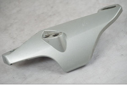 Vänster sida på Blinkersfäste från en BMW R 1200 R -2007 motorcykel.