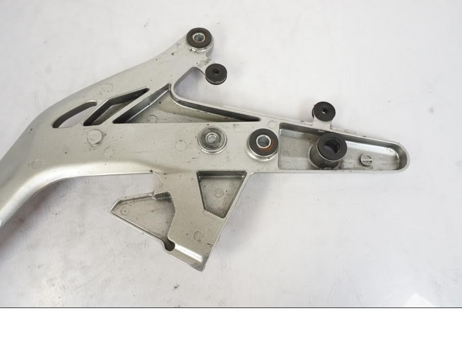 Extrabild1 på Fotpinnefäste från en Kawasaki ER-6N -2012 motorcykel.