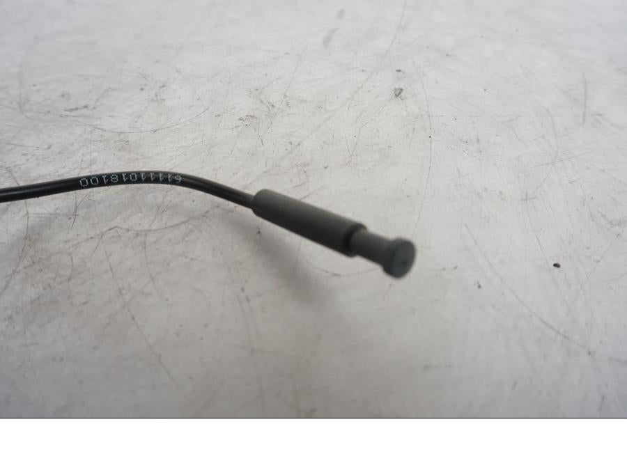 Höger sida på Temperatursensor från en KTM 1290 Super Duke R -2023 motorcykel.