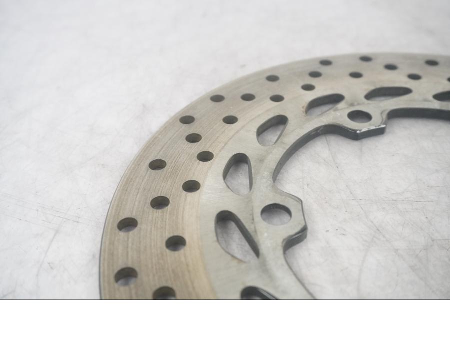 Baksidan på Bromsskiva från en Yamaha FZ-6 -2007 motorcykel.