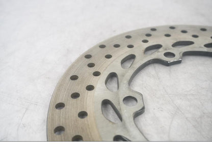 Baksidan på Bromsskiva från en Yamaha FZ-6 -2007 motorcykel.