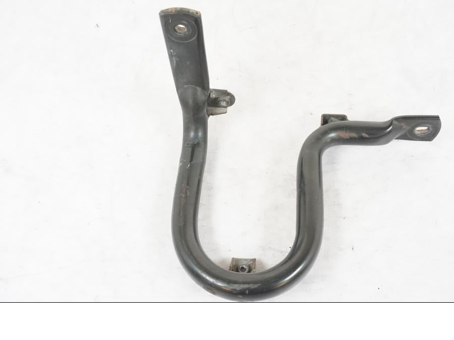 Baksidan på Motorskyddsbåge från en Honda NT 650 V -2002 motorcykel.