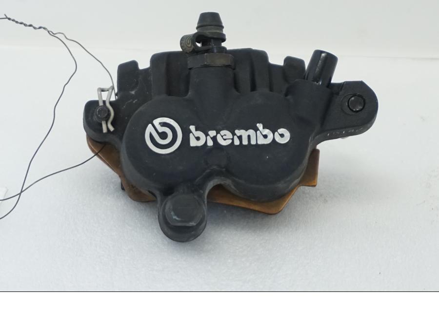 Framsidan på Bromsok från en KTM 1290 Super Adventure R -2021 motorcykel.