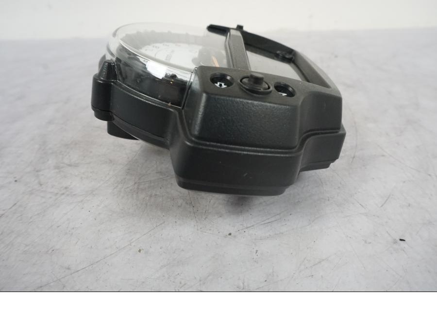 Höger sida på Instrumentpanel från en Kawasaki Versys 650 -2014 motorcykel.