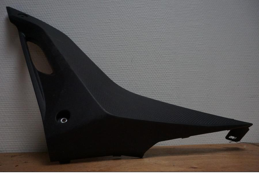 Framsidan på Sidopanel från en Yamaha YZF-R 125 -2008 motorcykel.