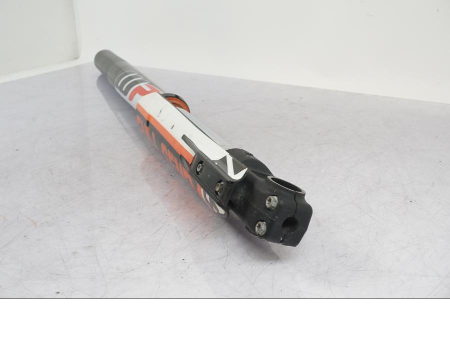 Höger sida på Gaffelben från en KTM 690 SMCR -2020 motorcykel.