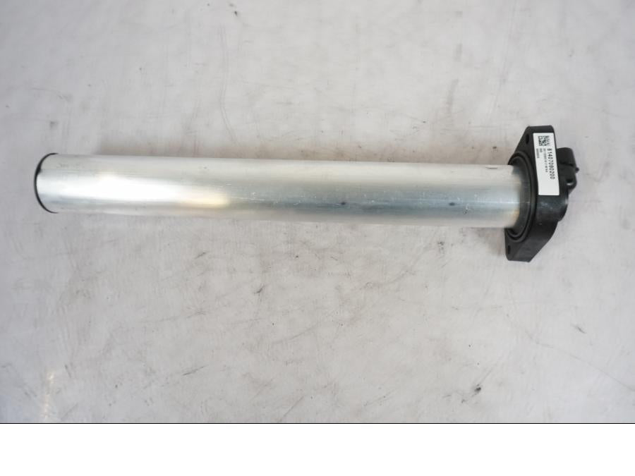 Vänster sida på Bensintankgivare från en KTM 1290 Super Duke R -2023 motorcykel.