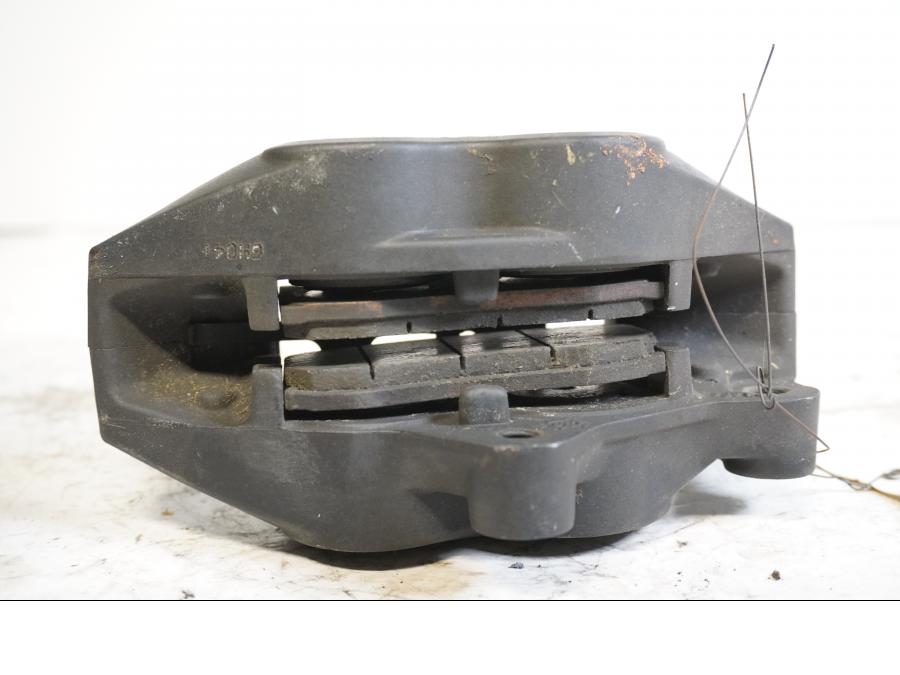 Höger sida på Bromsok från en BMW K 1200 S -2006 motorcykel.