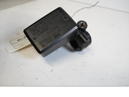 Baksidan på Bromshuvudcylinder från en Kawasaki Versys 650 -2007 motorcykel.