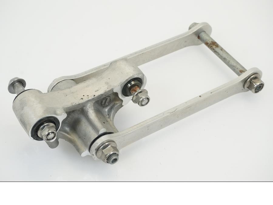 Framsidan på Stötdämparlänkage från en Kawasaki ZX-10R -2008 motorcykel.