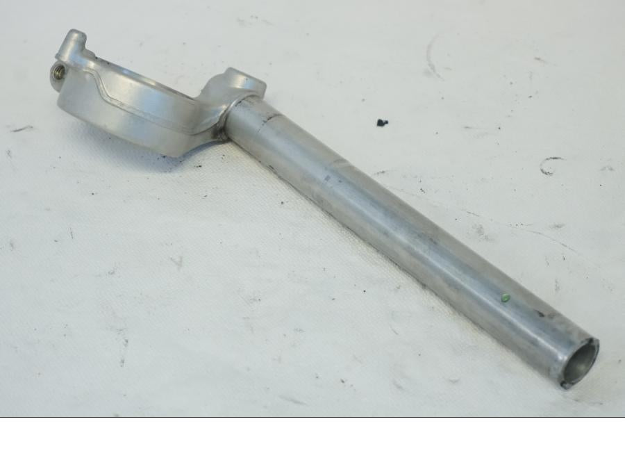 Vänster sida på Styre från en Suzuki GSX-R 1000 -2006 motorcykel.