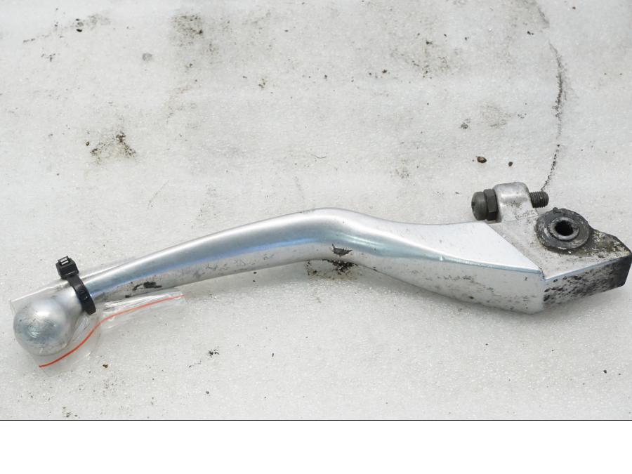 Framsidan på Bromsgrepp från en Yamaha XVS 650 -1999 motorcykel.