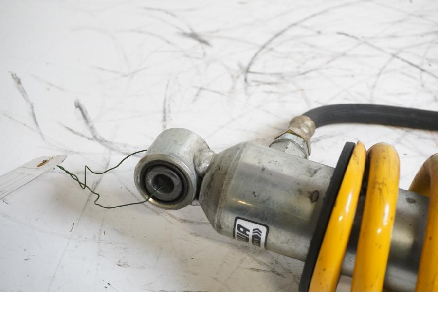 Vänster sida på Stötdämpare från en Honda CBR 600 -2002 motorcykel.