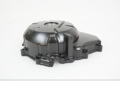 Höger sida på Generatorkåpa från en Honda NC 750 S -2016 motorcykel.