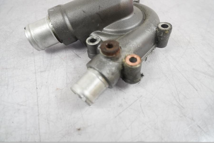 Baksidan på Vattenpump från en Ducati Multistrada 1260 -2020 motorcykel.