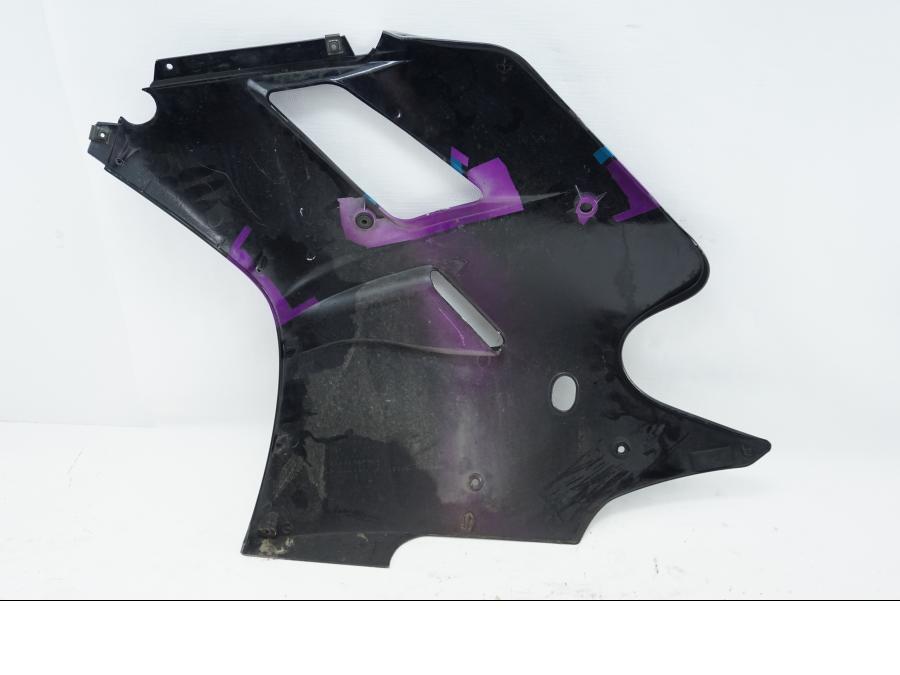 Baksidan på Sidkåpa från en Yamaha FZR 1000 -1993 motorcykel.