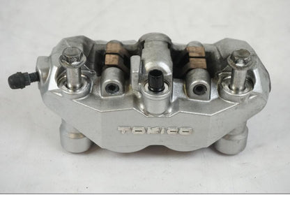 Framsidan på Bromsok från en Suzuki VZR 1800 -2009 motorcykel.