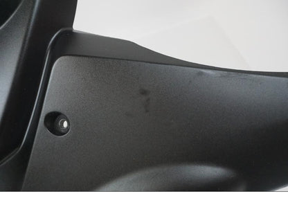 Snett nerifrån på Magkåpa från en Honda VFR 1200 -2012 motorcykel.