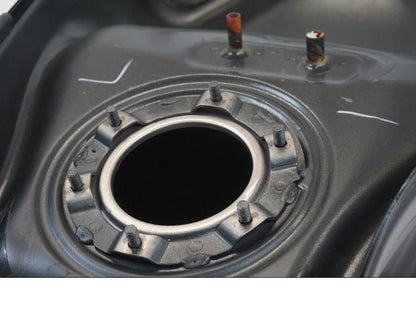 Extrabild6 på Bensintank från en Honda CB 650 F Hornet -2017 motorcykel.