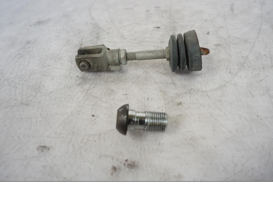 Baksidan på Bromshuvudcylinder från en BMW R 1150 GS -2002 motorcykel.