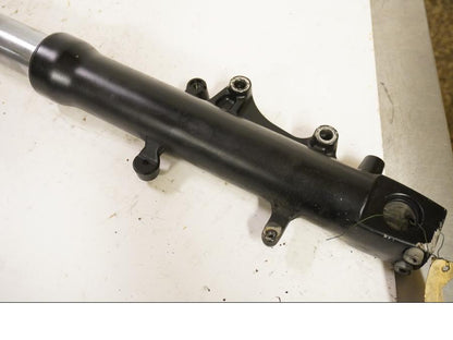 Baksidan på Gaffelben från en Kawasaki ZX-9R -1999 motorcykel.