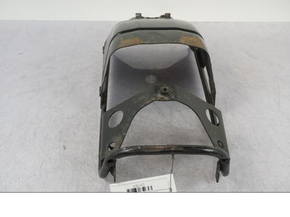 Höger sida på Bakskärmstag från en Suzuki VZ 800 -2000 motorcykel.