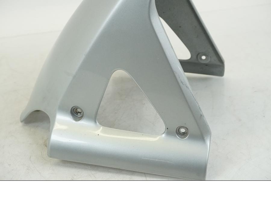 Höger sida på Framskärm från en BMW F 650 CS -2003 motorcykel.