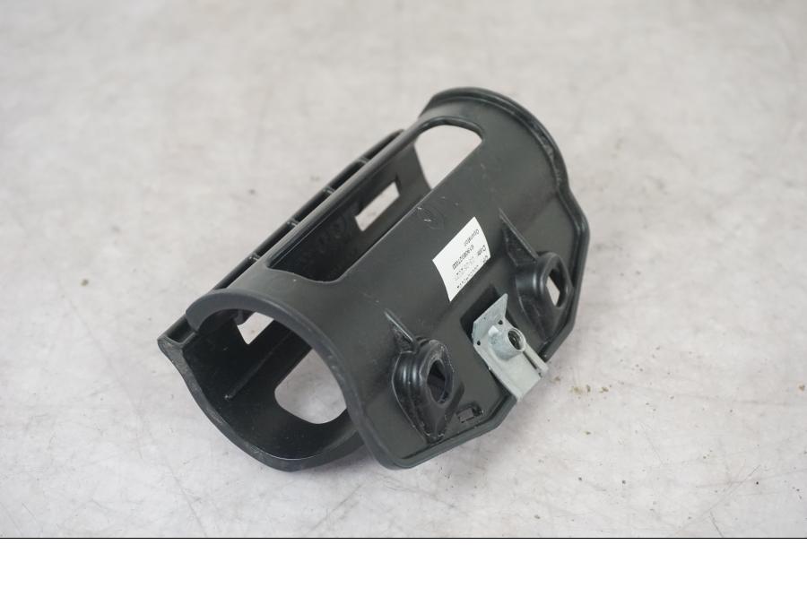 Framsidan på Fäste från en KTM 1290 Super Adventure S -2022 motorcykel.