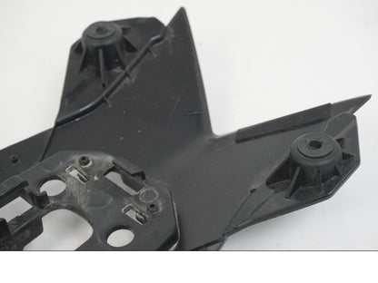 Snett nerifrån på Undertail från en Kawasaki ER-6F -2016 motorcykel.