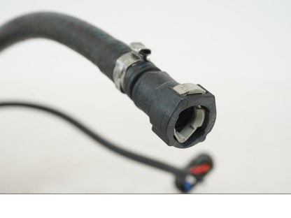 Snett uppifrån på Bensinpump insprut från en Aprilia Tuono V4R -2011 motorcykel.