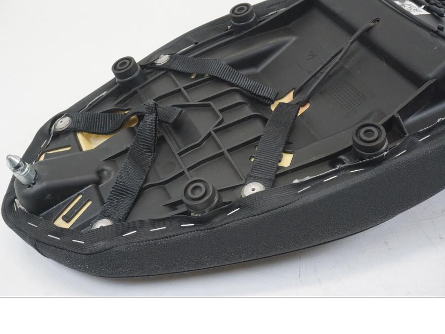 Extrabild3 på Sadel från en Ducati Hyperstrada -2013 motorcykel.