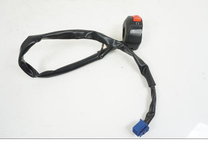 Framsidan på Styrelreglage från en Yamaha XJR 1300 -2007 motorcykel.