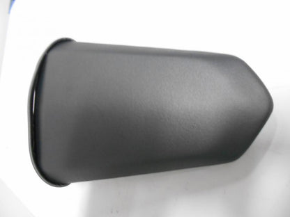 Höger sida på Sadel från en Yamaha YZF 1000 R1 -2017 motorcykel.