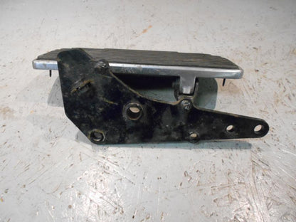 Höger sida på Fotplatta från en Kawasaki VN 1500 -1996 motorcykel.