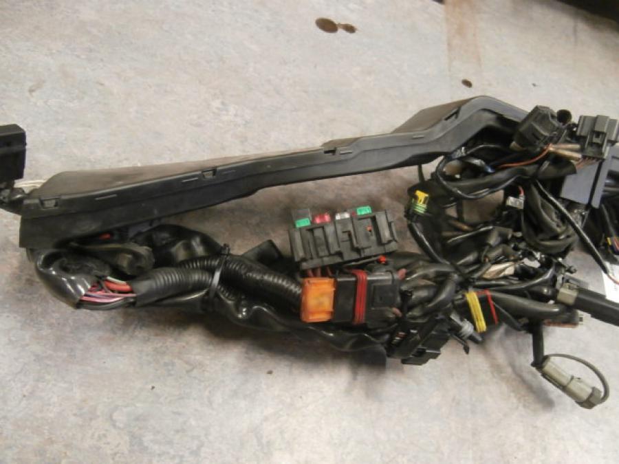 Höger sida på Kabelstam från en H-D Touring Road King Classic FLHRCI -2008 motorcykel.