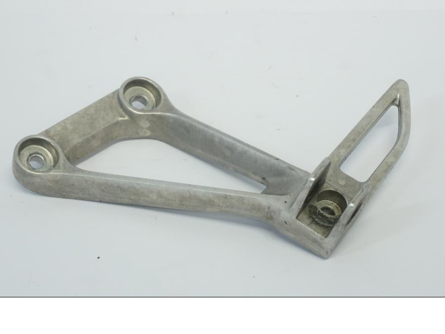 Snett uppifrån på Fotpinnefäste från en Honda CB 500 X -2015 motorcykel.