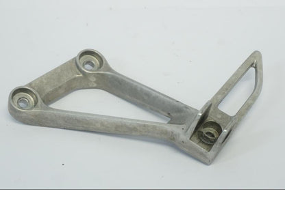 Snett uppifrån på Fotpinnefäste från en Honda CB 500 X -2015 motorcykel.