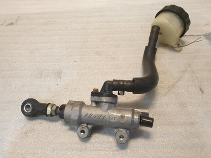 Framsidan på Bromshuvudcylinder från en Honda CBR 900 RR -2003 motorcykel.