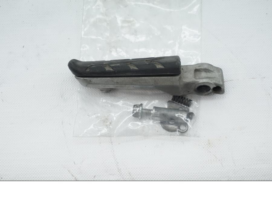 Framsidan på Fotpinne från en Honda VFR 1200 -2012 motorcykel.