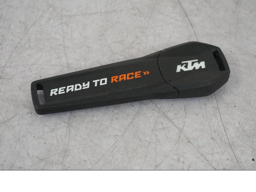 Extrabild3 på Låssats från en KTM 1290 Super Adventure R -2018 motorcykel.