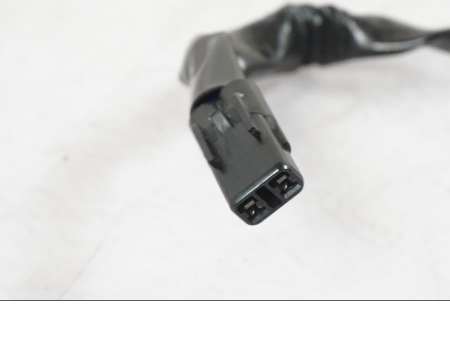 Vänster sida på Bromsljuskontakt från en Kawasaki ER-6N -2016 motorcykel.