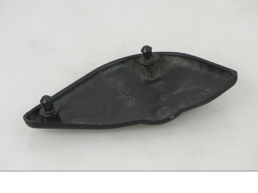 Höger sida på Sidkåpa från en Cagiva Gran Canyon 900 ie -1998 motorcykel.