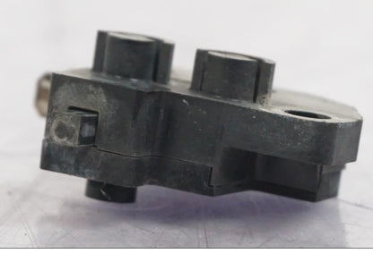 Vänster sida på Bromsljuskontakt från en Suzuki GSF 1250 -2010 motorcykel.