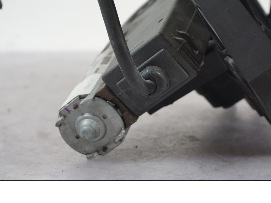 Extrabild2 på Vindrutemotor från en BMW K 1600 GTL -2015 motorcykel.