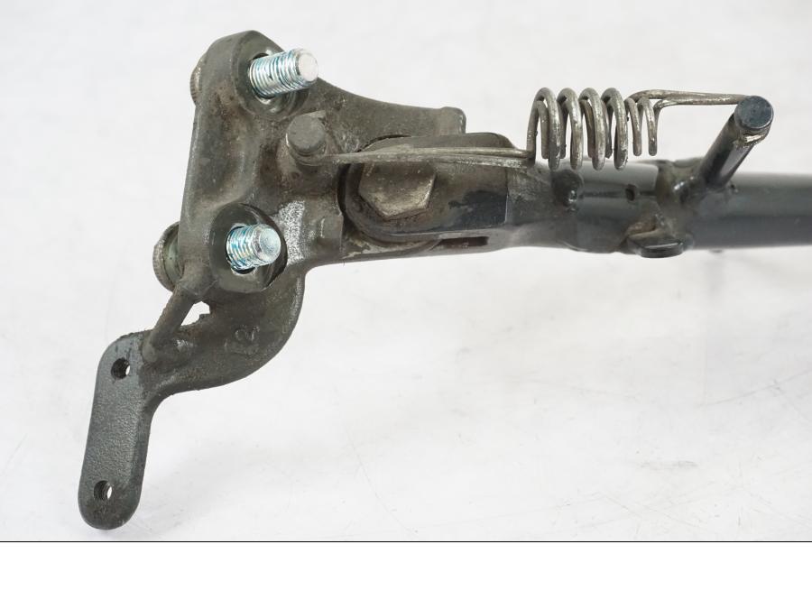 Snett uppifrån på Sidostöd från en Suzuki GSX-R 750 -2006 motorcykel.